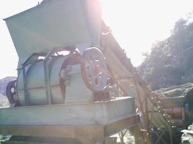 超細(xì)細(xì)碎機(jī)|鄭州山川重工有限公司選礦設(shè)備專家咨詢電話0371-67858111